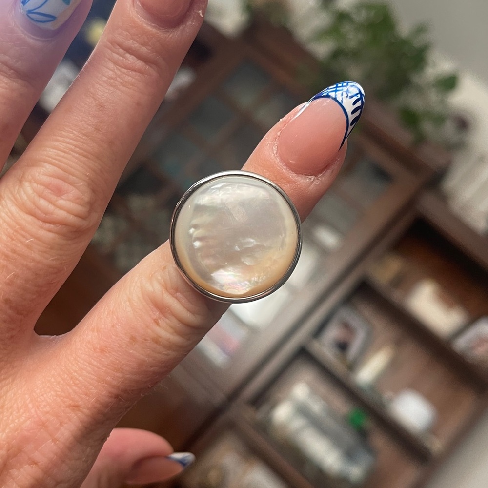 Elegant Silver and Pearl Ring